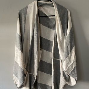 Lululemon cape scarf with arm holes